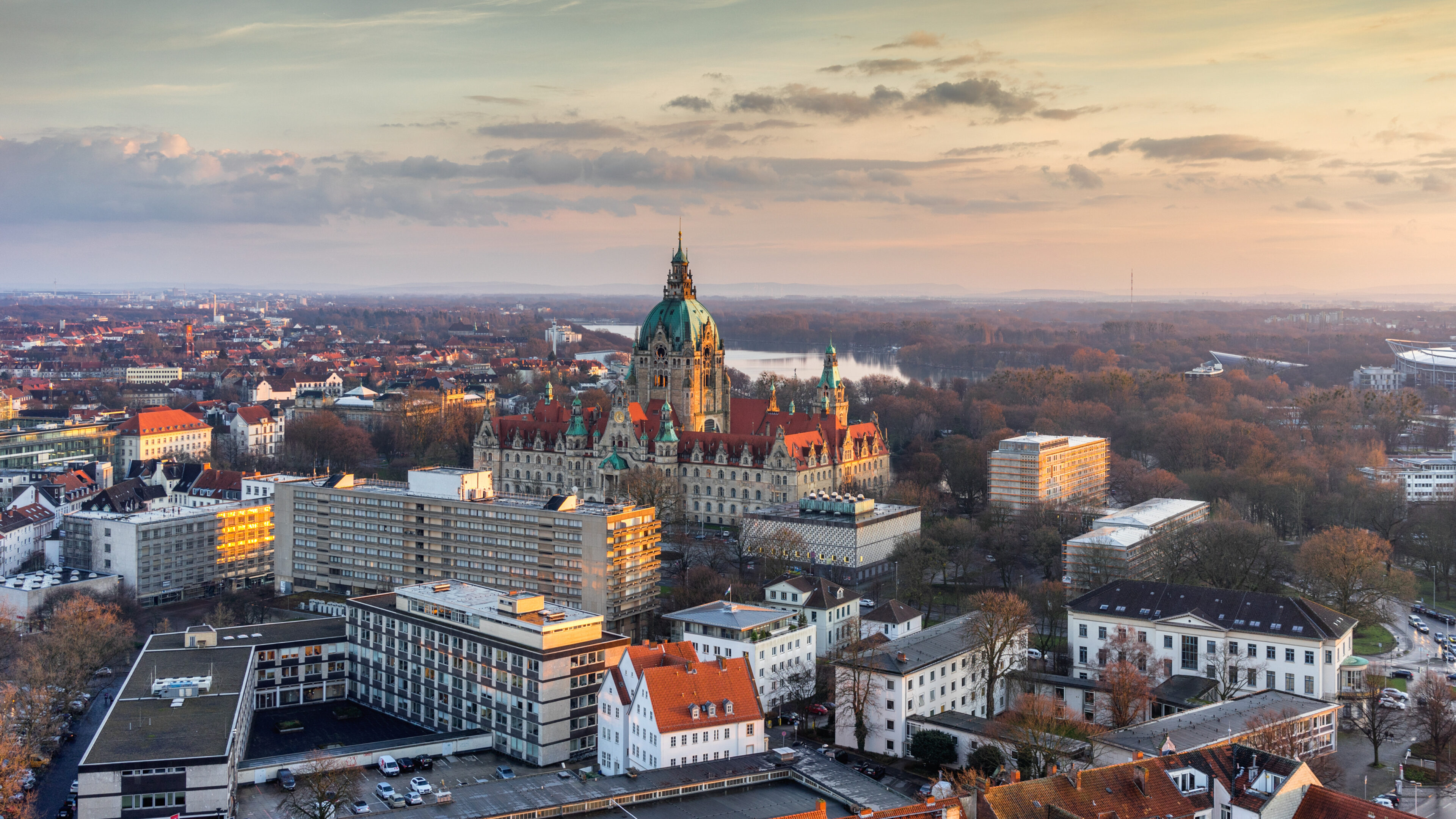 Blick auf Hannover bei Sonnenuntergang