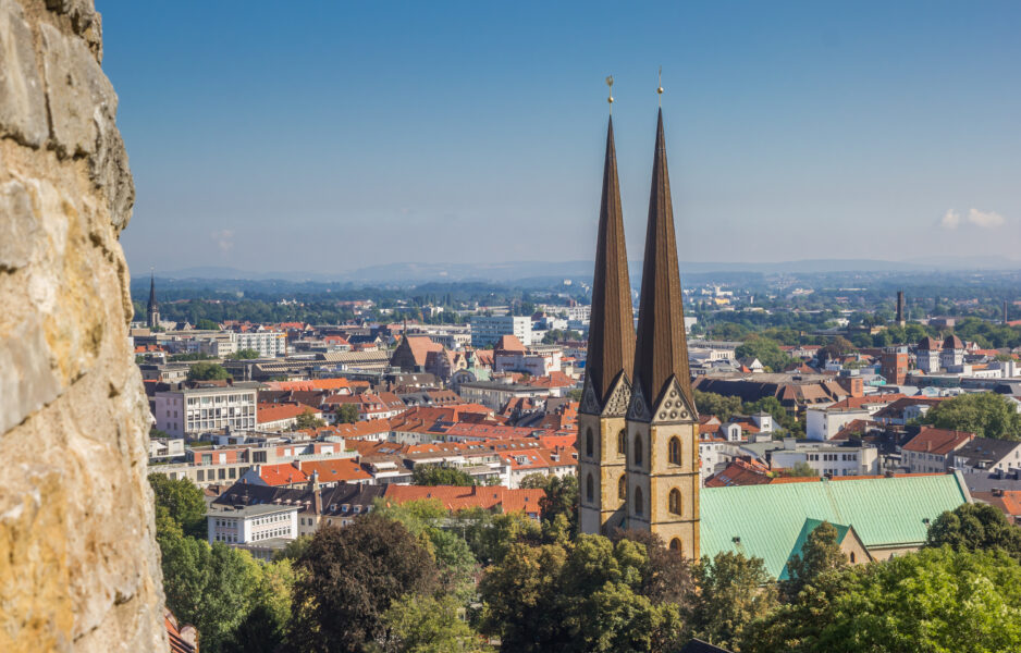 Blick auf die Häuserlandschaft der Stadt Bielefeld